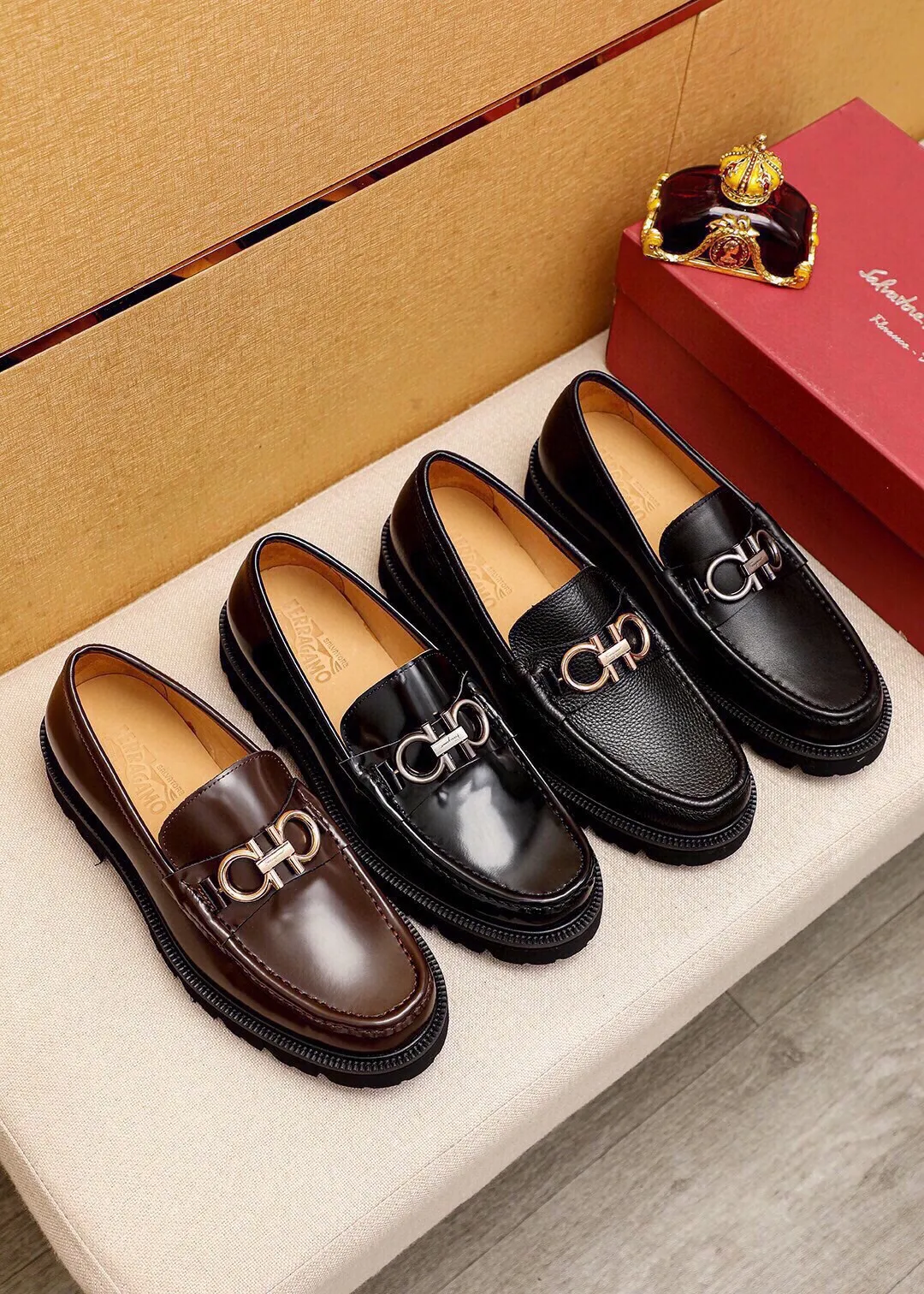 Men's shoes 💰580 💐 Product trademark: Ferragamo "Ferragamo" casual leather shoes Regular size: 38-44 (45.46🉑️customized) Product materials: Selected imported first-layer open-edge beaded cowhide leather upper + luxury hardware buckle, imported water-dyed cowhide leather lining. Strong three-dimensional visual effect, original outsole color: 4⃣️seed leather materials available